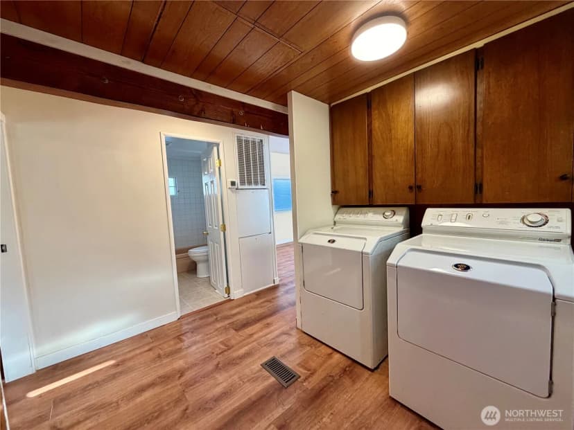 Property photo for 18501 52nd Avenue #6, Lynnwood photo 23
