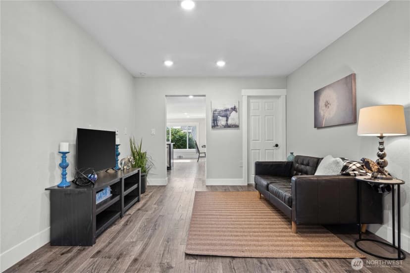 Property photo for 5526 20th Avenue S, Seattle photo 14