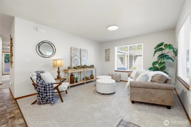 Property photo for 420 Oak Hill Lane, Burlington photo 5