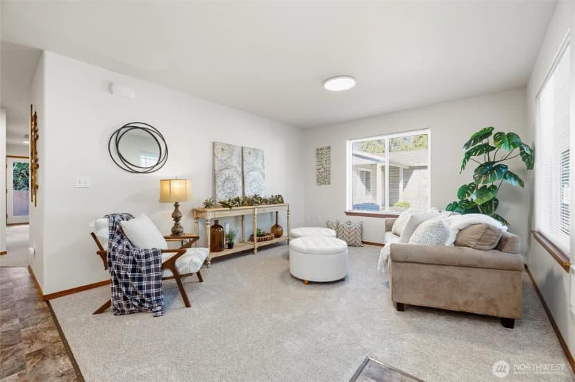 Property photo for 420 Oak Hill Lane, Burlington photo 5