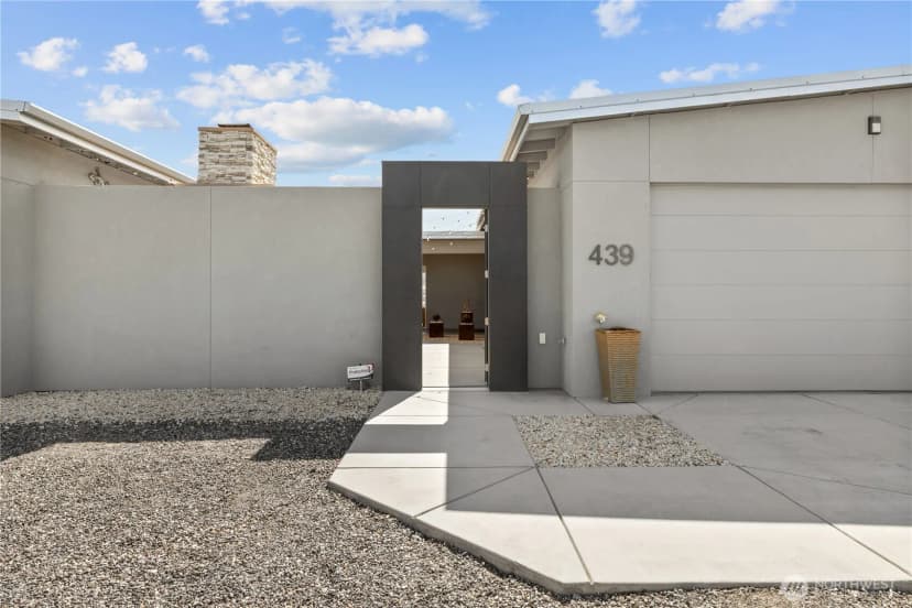 Property photo for 439 Airport Way Sw, Mattawa photo 4