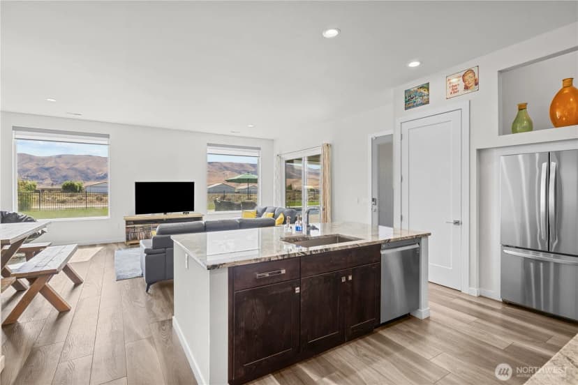 Property photo for 439 Airport Way Sw, Mattawa photo 9