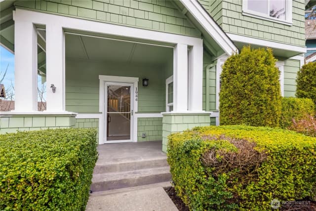 Property photo for 1944 Ne Katsura Street, Issaquah photo 2
