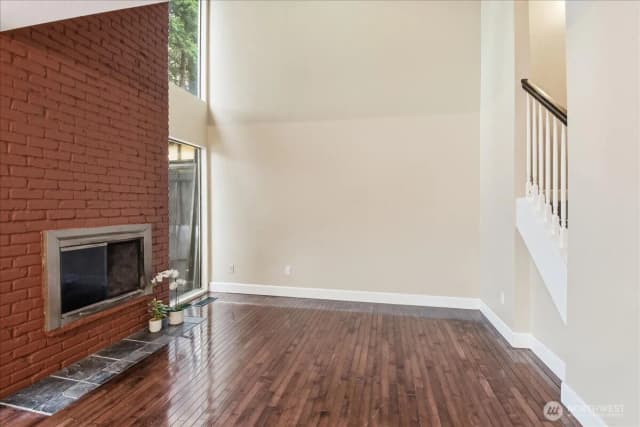 Property photo for 1596 Aberdeen Court Se, Renton photo 4