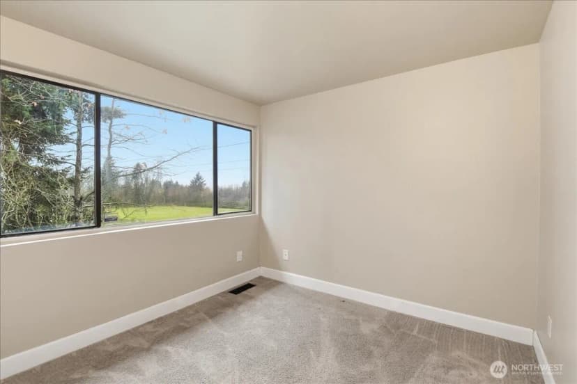Property photo for 1596 Aberdeen Court Se, Renton photo 14