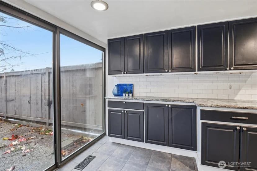 Property photo for 1596 Aberdeen Court Se, Renton photo 9