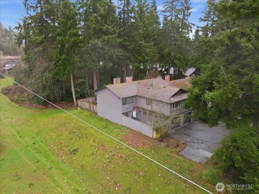Property photo for 1596 Aberdeen Court Se, Renton photo 23