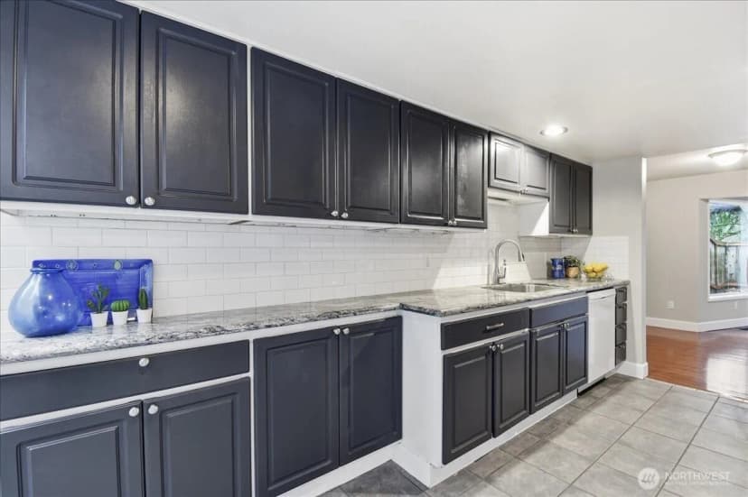 Property photo for 1596 Aberdeen Court Se, Renton photo 8