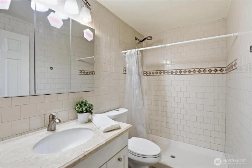 Property photo for 1596 Aberdeen Court Se, Renton photo 19