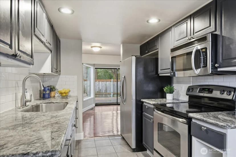 Property photo for 1596 Aberdeen Court Se, Renton