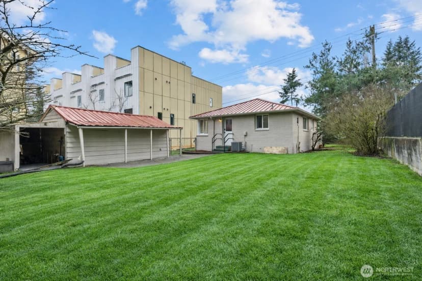 Property photo for 1011 Ne 180th Street, Shoreline photo 24