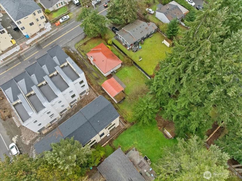 Property photo for 1011 Ne 180th Street, Shoreline photo 2