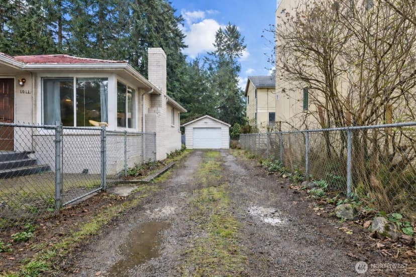 Property photo for 1011 Ne 180th Street, Shoreline photo 28