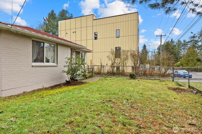 Property photo for 1011 Ne 180th Street, Shoreline photo 27