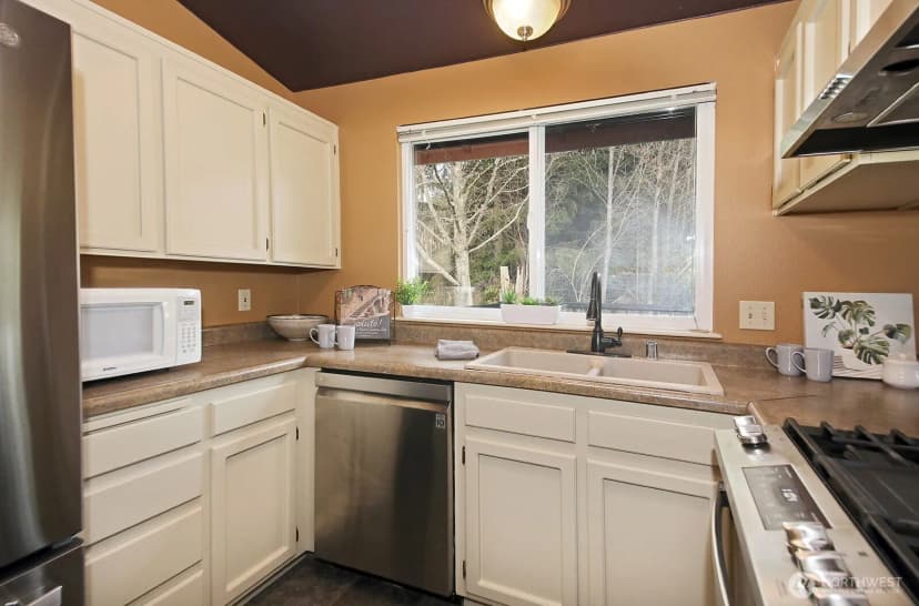 Property photo for 445 Mitchell Drive, Coupeville photo 12