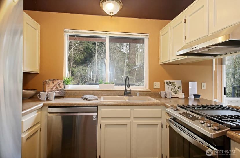 Property photo for 445 Mitchell Drive, Coupeville photo 11