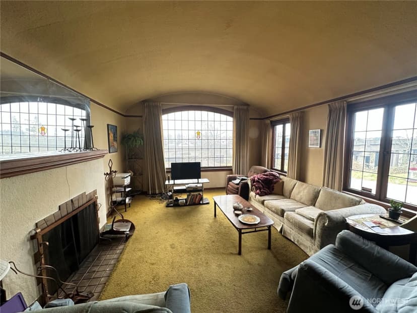 Property photo for 1603 Lakeview Boulevard E, Seattle photo 4