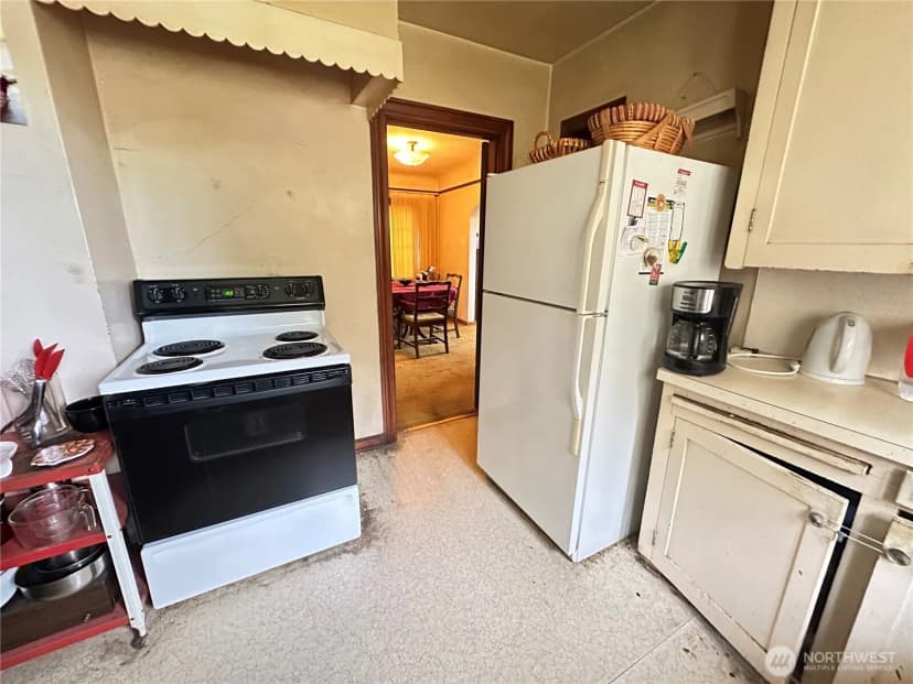 Property photo for 1603 Lakeview Boulevard E, Seattle photo 8