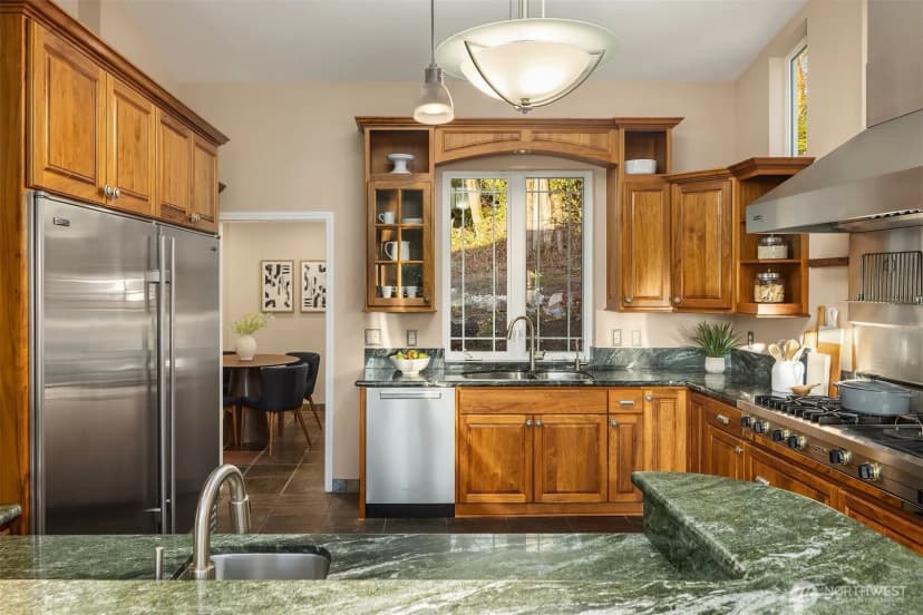 Property photo for 8413 Se 53rd Place, Mercer Island photo 10