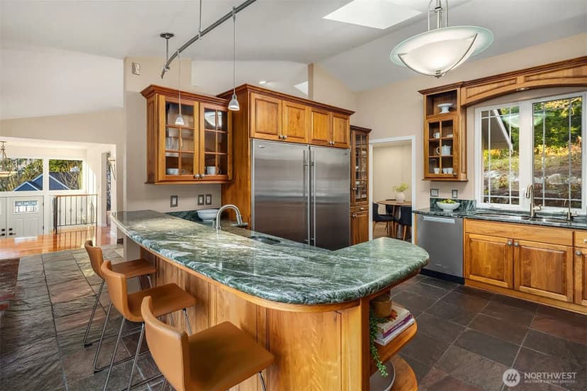 Property photo for 8413 Se 53rd Place, Mercer Island photo 13