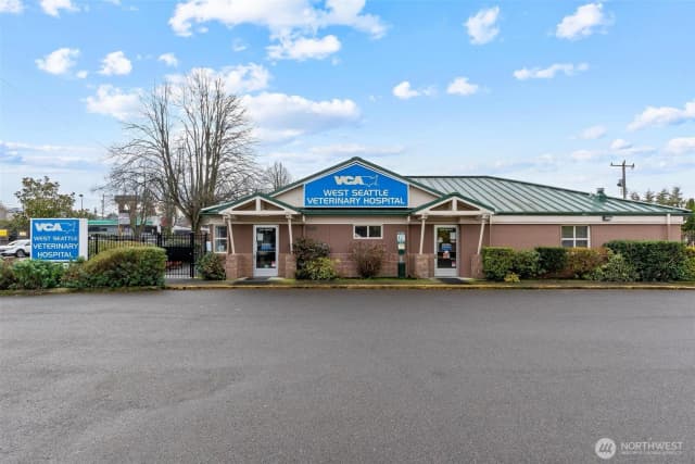 Property photo for 5261 California Way Sw, Seattle photo 4