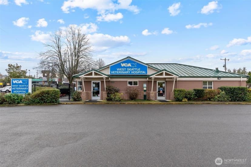 Property photo for 5261 California Way Sw, Seattle photo 4