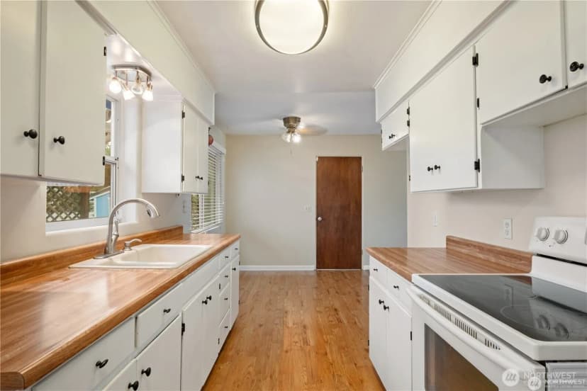 Property photo for 1123 Forest Glen Road, Oak Harbor photo 11