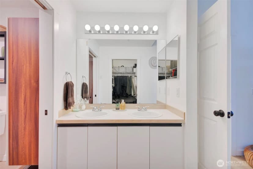 Property photo for 23519 55th Avenue S #12-1, Kent photo 19