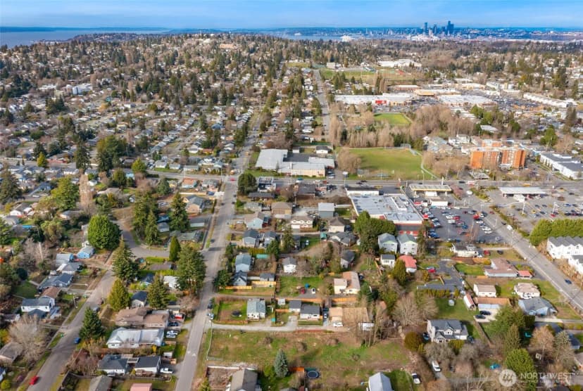 Property photo for 9806 30th Avenue Sw, Seattle photo 14