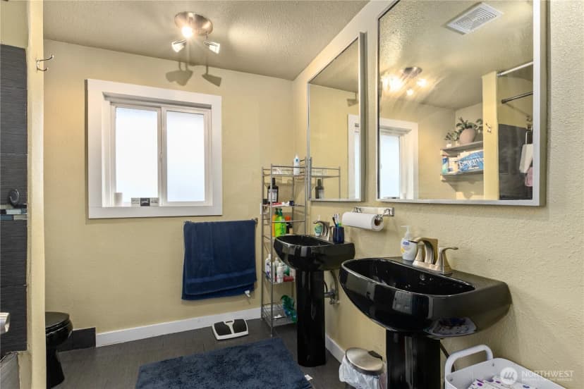 Property photo for 5031 S State St, Tacoma photo 11