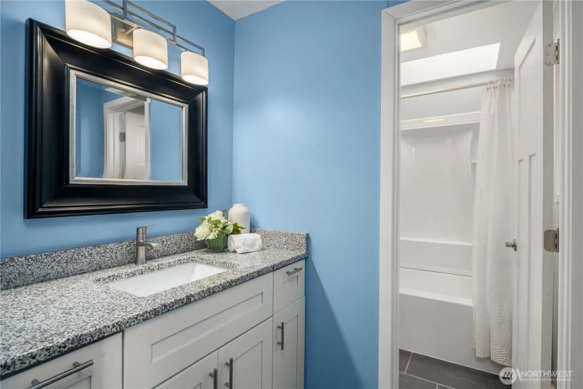 Property photo for 21239 Ne 10th Place, Sammamish photo 16