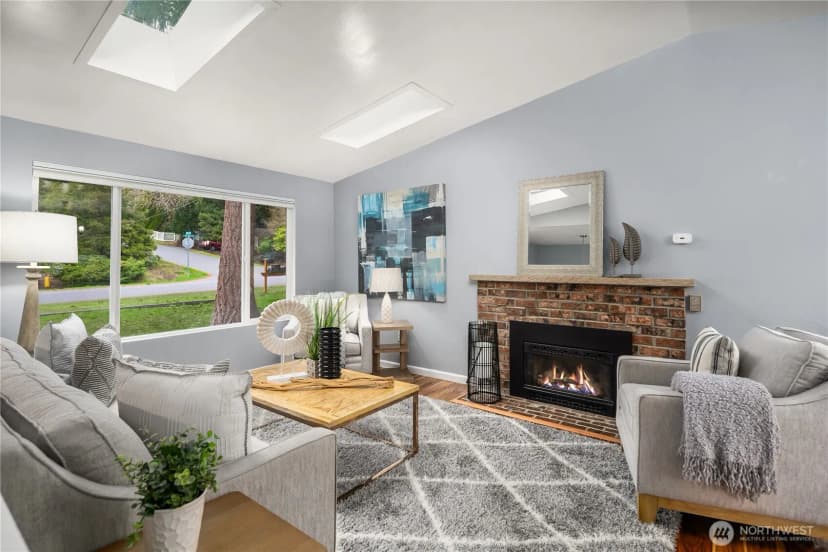 Property photo for 21239 Ne 10th Place, Sammamish photo 4