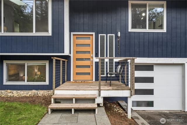 Property photo for 21239 Ne 10th Place, Sammamish photo 2
