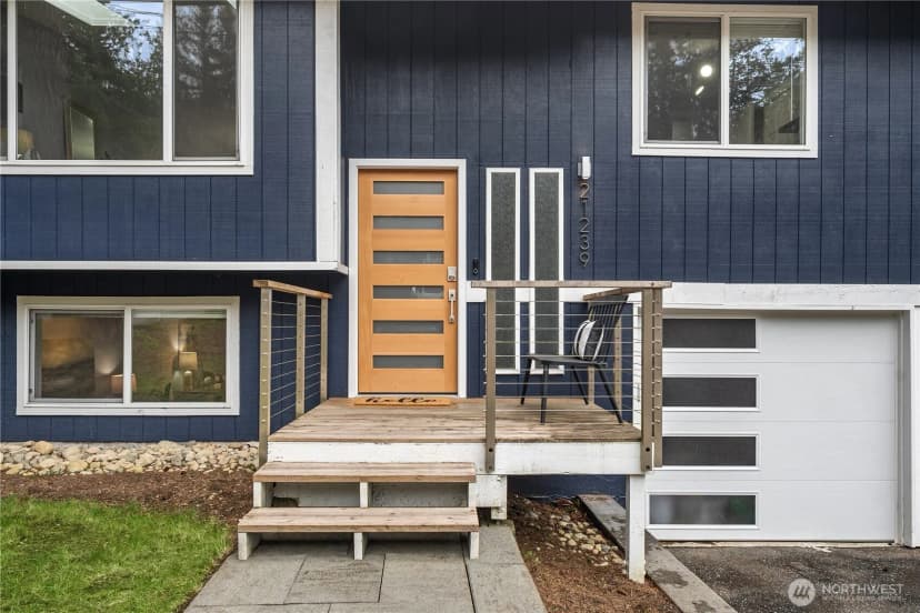 Property photo for 21239 Ne 10th Place, Sammamish photo 2