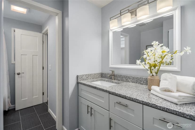 Property photo for 21239 Ne 10th Place, Sammamish photo 18