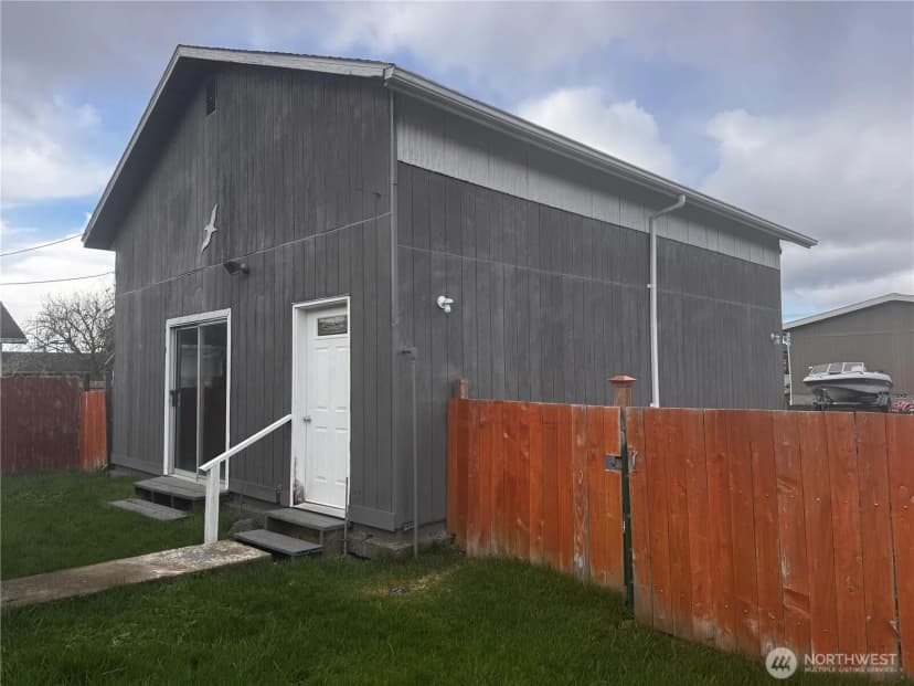 Property photo for 517 Water Street, South Bend photo 22