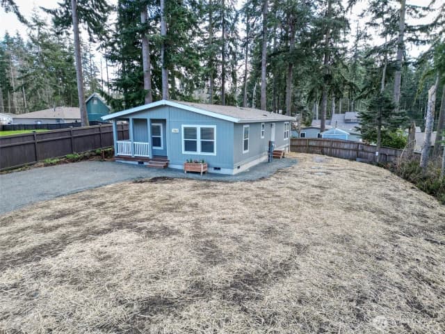 Property photo for 390 Ledgewood Beach Road, Coupeville photo 3