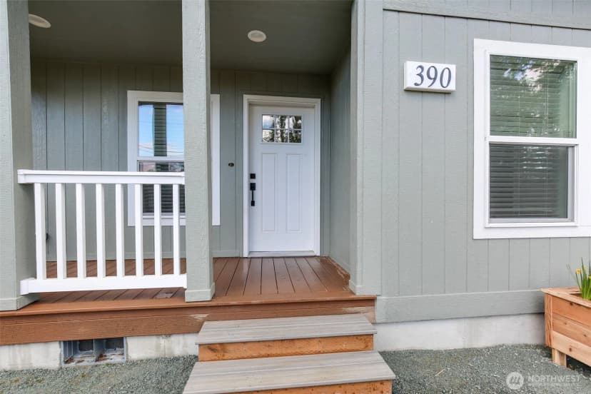 Property photo for 390 Ledgewood Beach Road, Coupeville photo 17