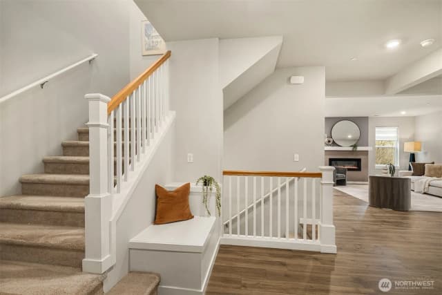 Property photo for 27926 219th Place Se, Maple Valley photo 2