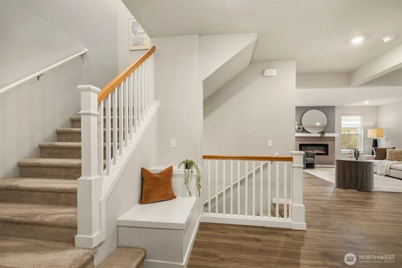 Property photo for 27926 219th Place Se, Maple Valley photo 2
