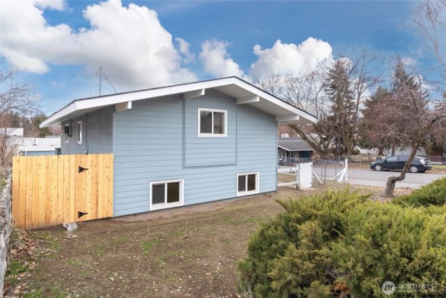 Property photo for 314 3rd Avenue W, Omak photo 4