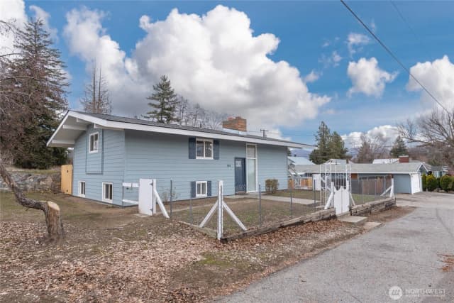 Property photo for 314 3rd Avenue W, Omak photo 3