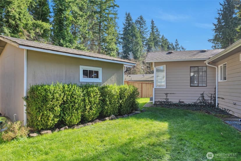 Property photo for 13825 Fender Drive, Lynnwood photo 16