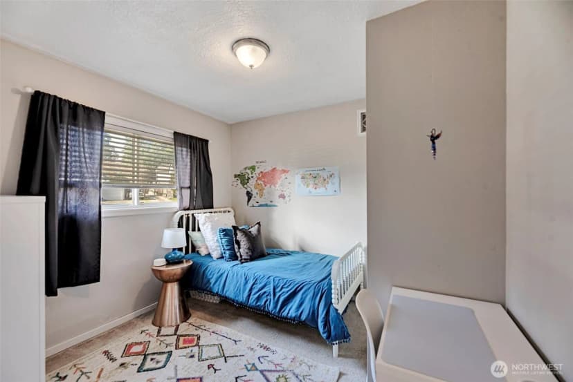 Property photo for 13825 Fender Drive, Lynnwood photo 11