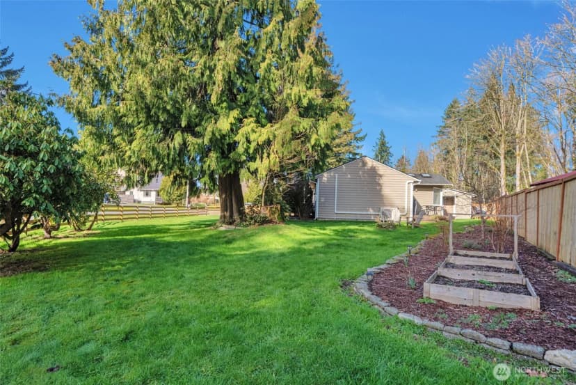 Property photo for 13825 Fender Drive, Lynnwood photo 14
