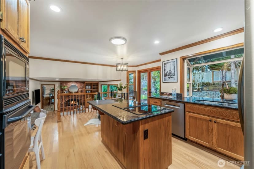 Property photo for 4712 241st Avenue Se, Sammamish photo 10