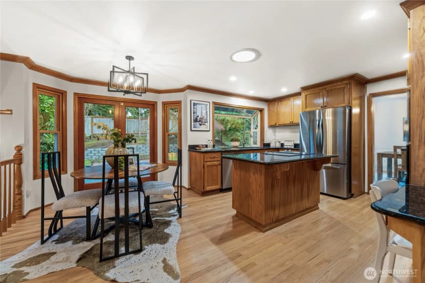 Property photo for 4712 241st Avenue Se, Sammamish photo 9