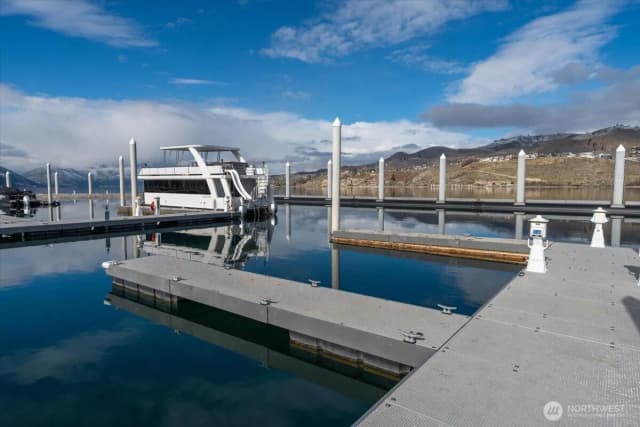 Property photo for 1350 W Woodin Avenue #c33, Chelan photo 4