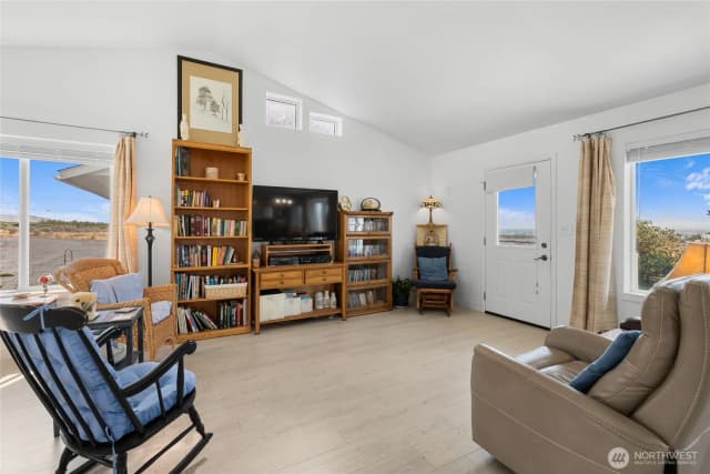 Property photo for 13021 Road 12.7 Nw, Quincy photo 4