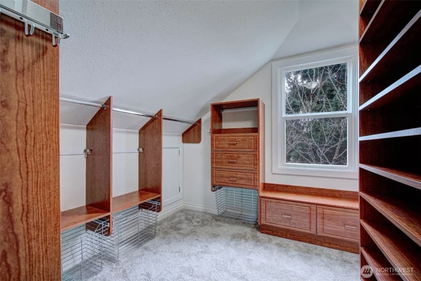 Property photo for 10633 21st Avenue Sw, Seattle photo 18